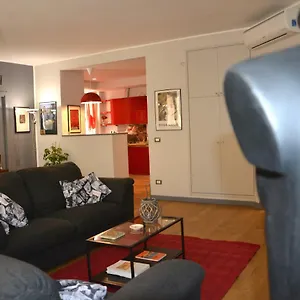  Apartamento Luci Della Citta Palazzo San Matteo Italia